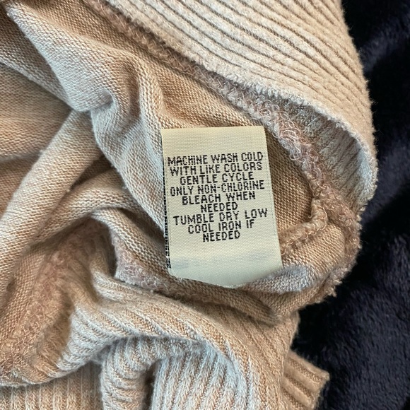 Chance or Fate - Rosey-Beige, V-neck, Oversized, Long Sleeve Shirt - Size Small - Picture 5 of 5